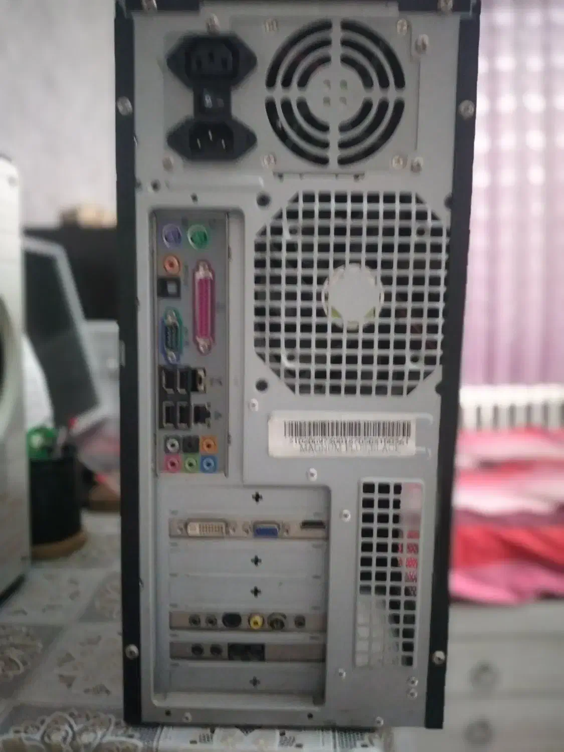 کامپیوتر رو میزی تمیز|رایانه رومیزی|فردیس, نگارستان|دیوار