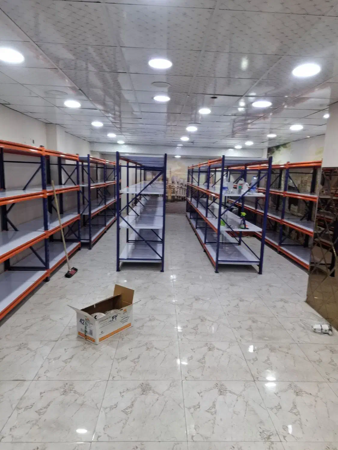 قفسه مثبت 300کیلو تحمل|فروشگاه و مغازه|اهواز, ۳۰ متری|دیوار