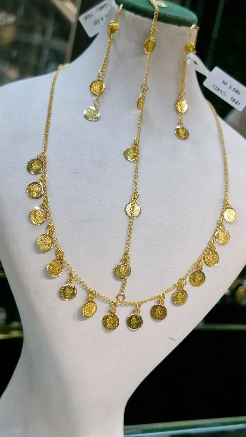 سرویس های سکه ایی و دلاری(پولکی)۹درصد بالای تابلو|جواهرات|نورآباد ممسنی, |دیوار