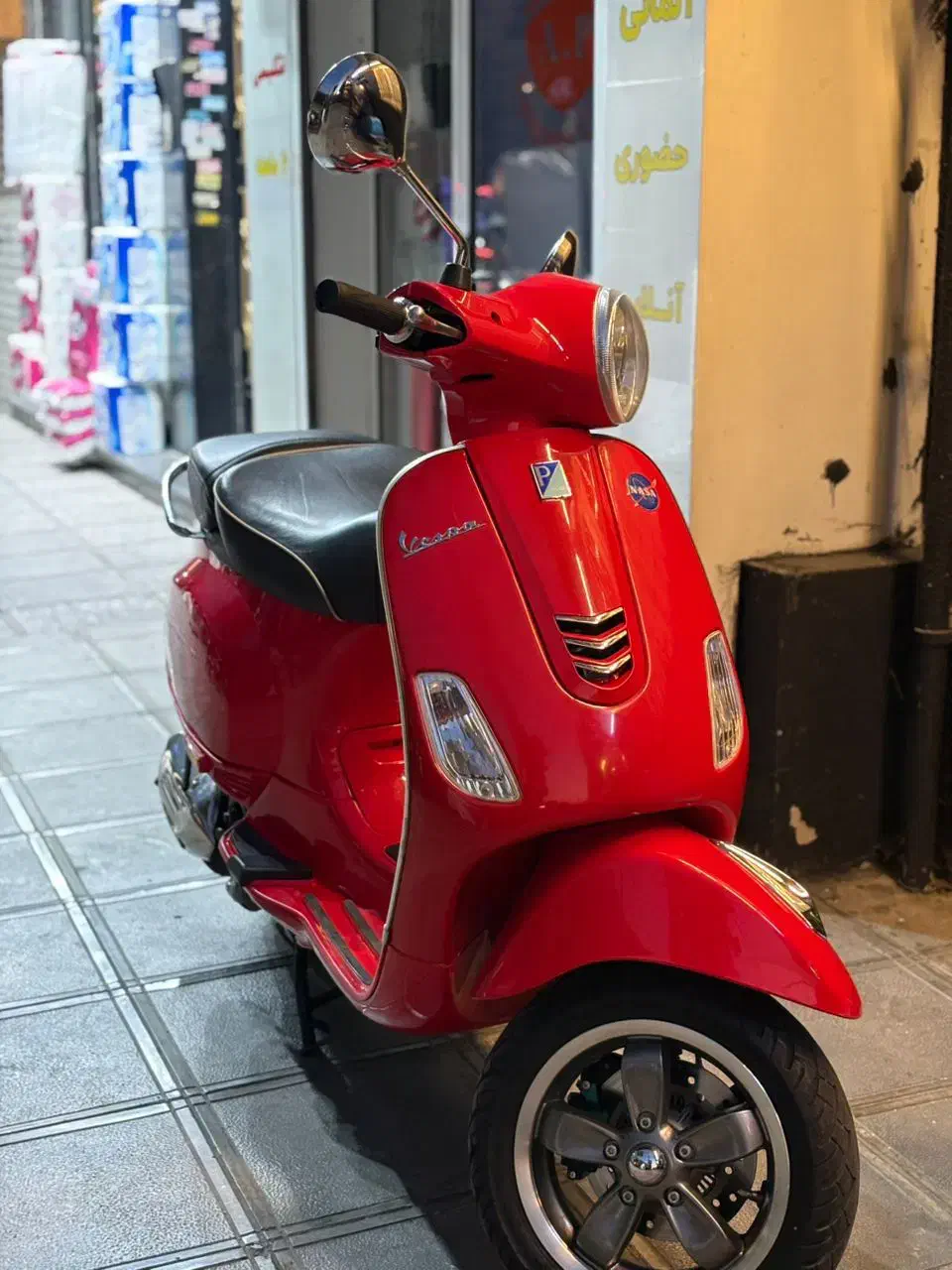 وسپا vxl|موتورسیکلت|تهران, درختی|دیوار