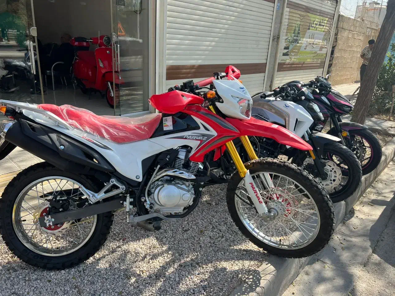 موتورسیکلت اقساطی بدون پیش پرداخت|موتورسیکلت|اصفهان, شهرک کوثر|دیوار