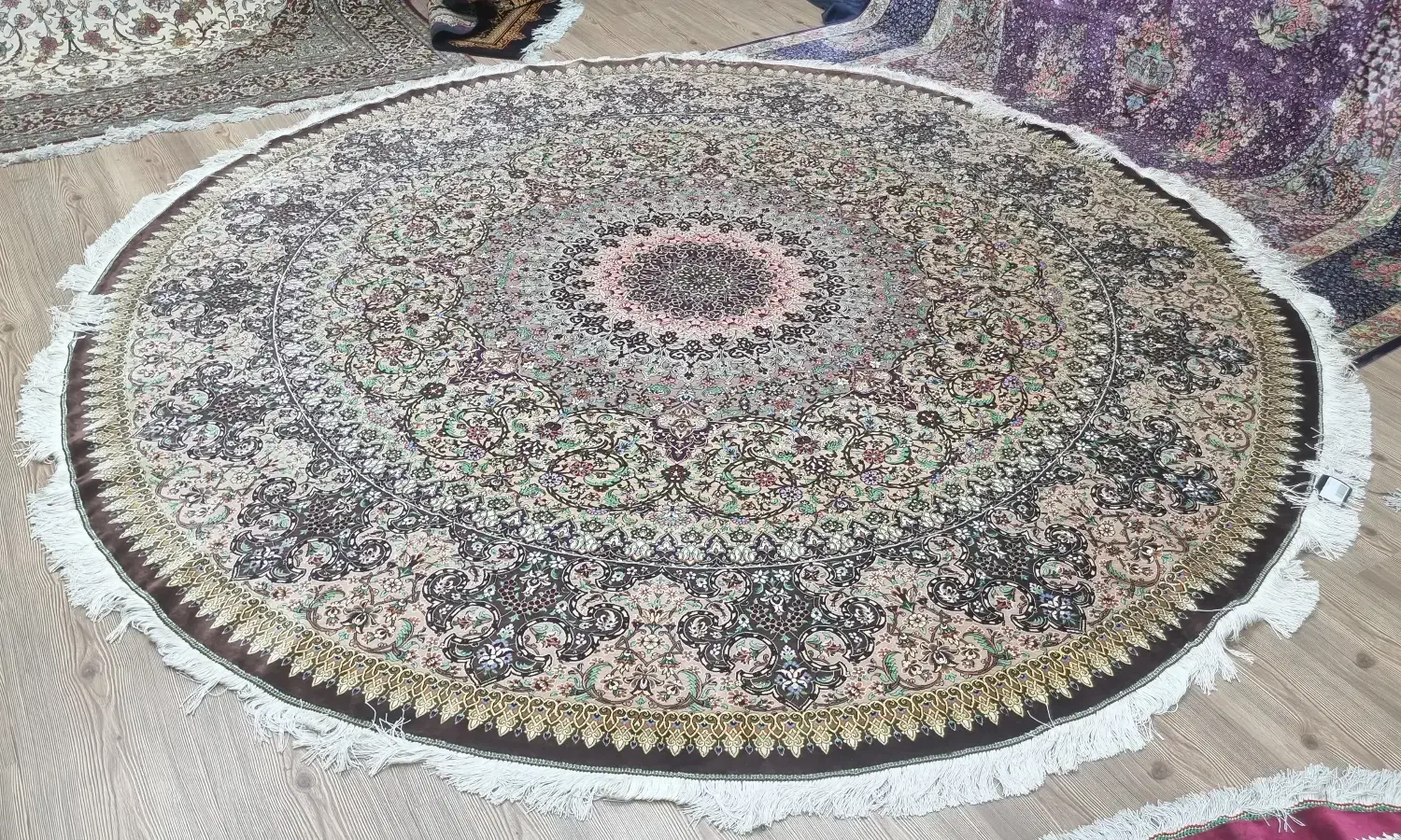 فرش دستباف دایره قطر 2.5 تمام ابریشم قم|فرش|کرج, عظیمیه|دیوار