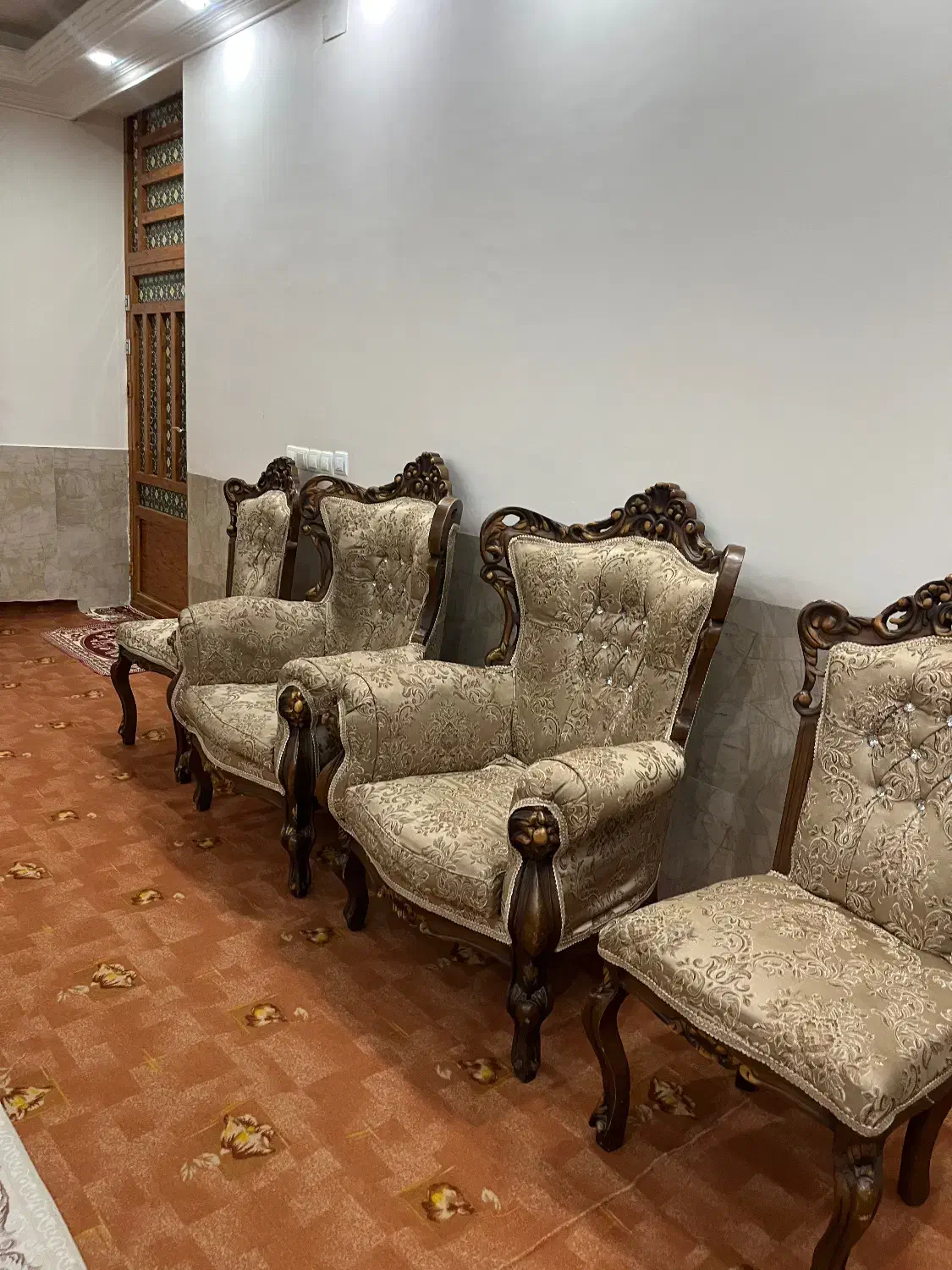 مبل|مبلمان خانگی و میز عسلی|چغادک, |دیوار