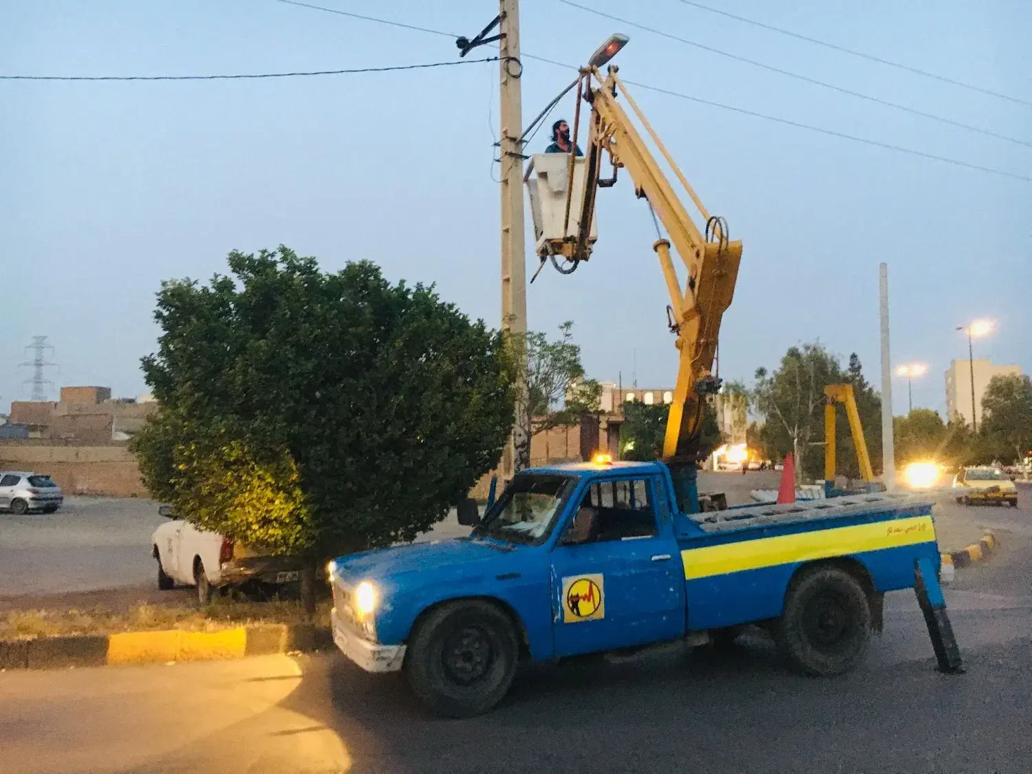 فروش نیسان بالابر|خودرو سواری و وانت|قم, باسکول|دیوار