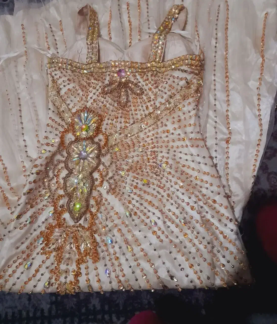 لباس مجلسی|لباس|نیمروز, |دیوار