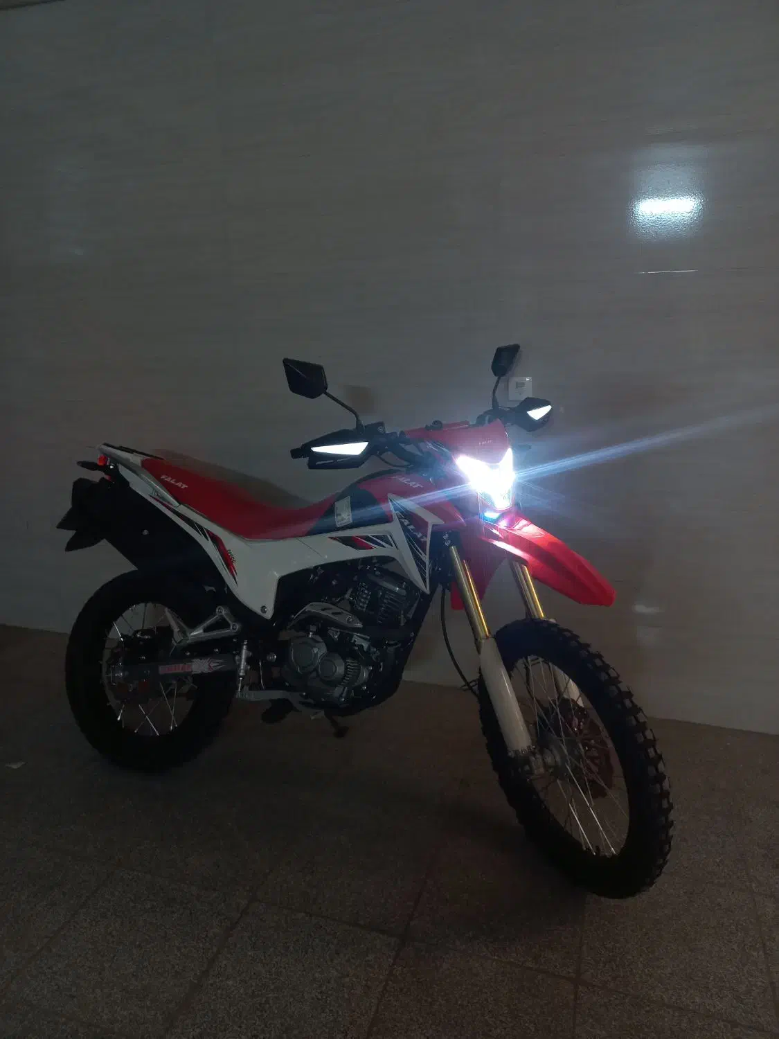 تریل فلات ۲۰۰ همتاز نو ۱۴۰۴|موتورسیکلت|یزد, |دیوار