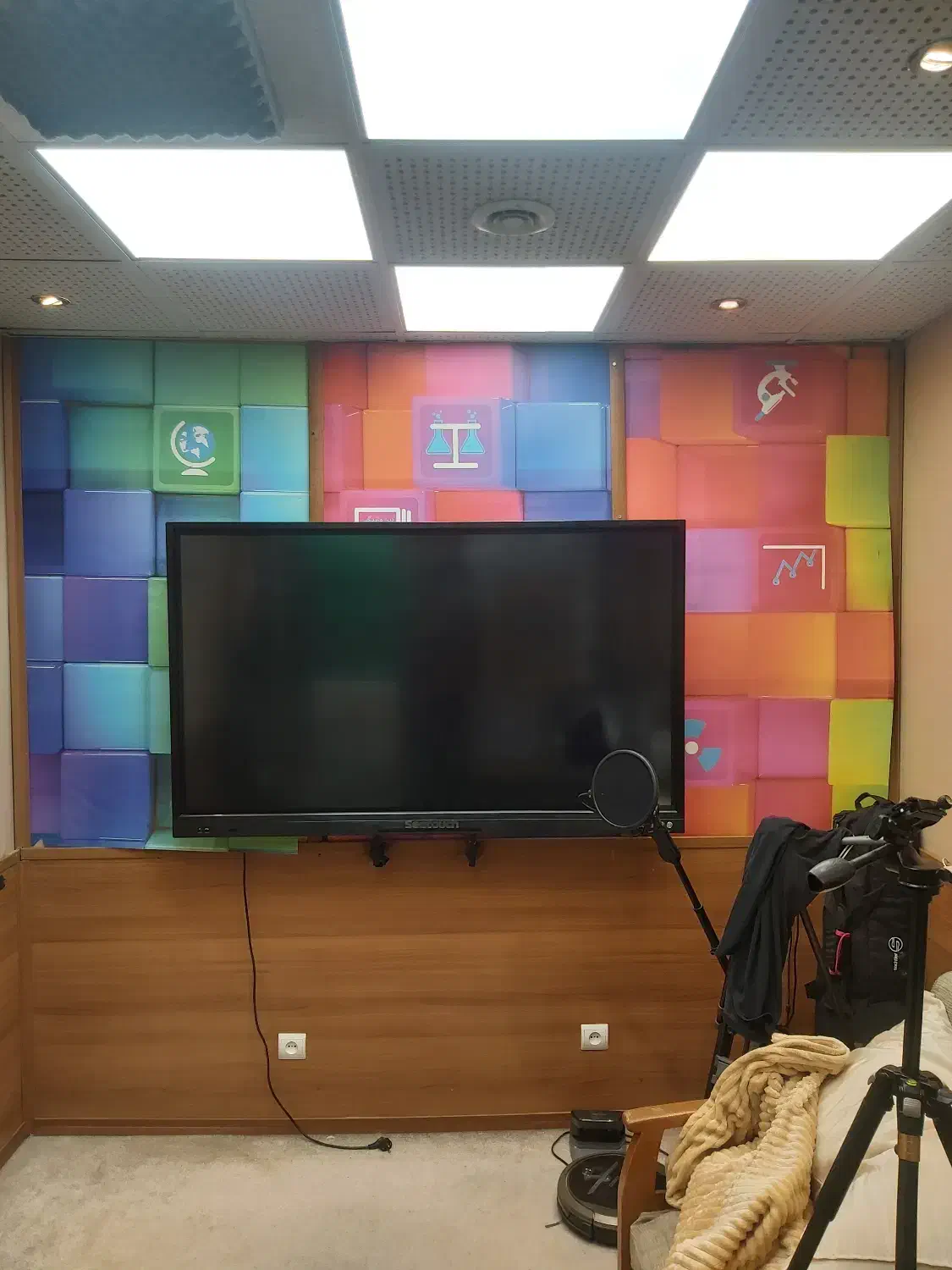 اجاره استدیو استودیو ضبط صدا تولید محتوا تدریس|اجارهٔ کوتاهمدت دفتر کار و فضای آموزشی|تهران, فلسطین (میدان انقلاب)|دیوار