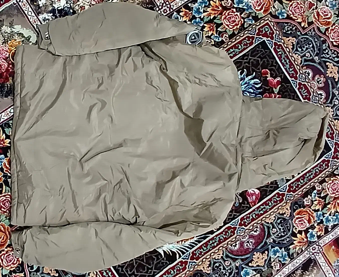 کابشن مارک|لباس|قروه, |دیوار