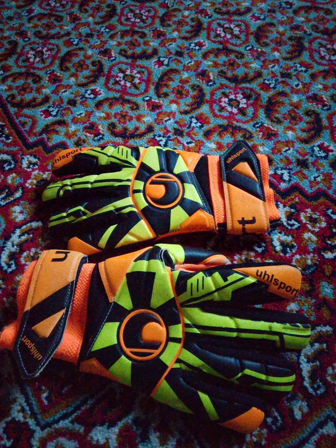 دستکش دروازه بانی|تجهیزات ورزشی|سربیشه, |دیوار