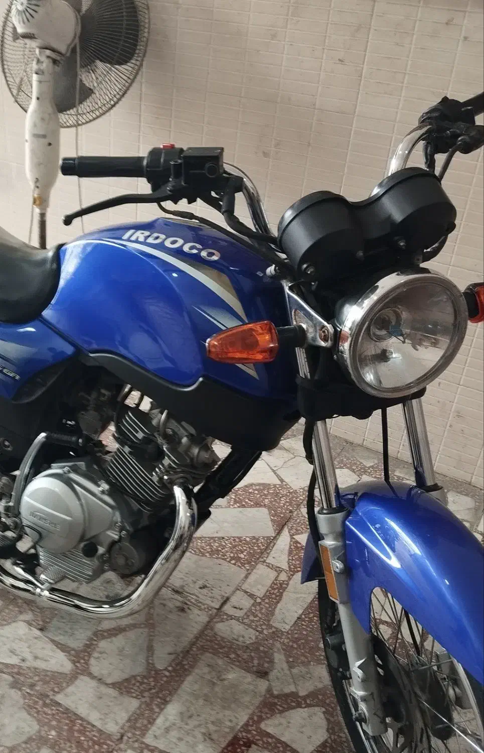 موتورV6|موتورسیکلت|صومعهسرا, |دیوار