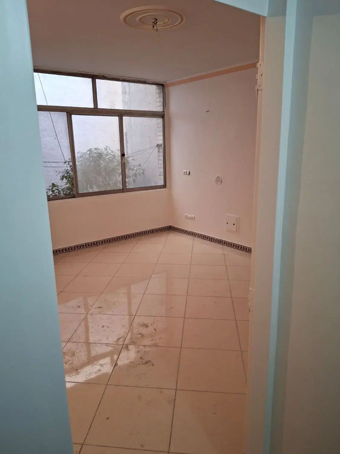 آپارتمان نازی اباد هزاردستگاه تازه نقاشی شده