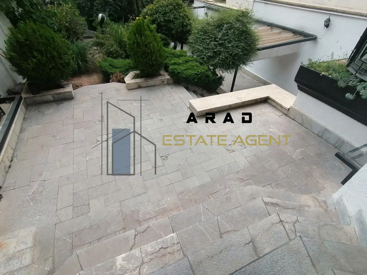 ویلا ۸۵۰ متر فرمانیه شرقی