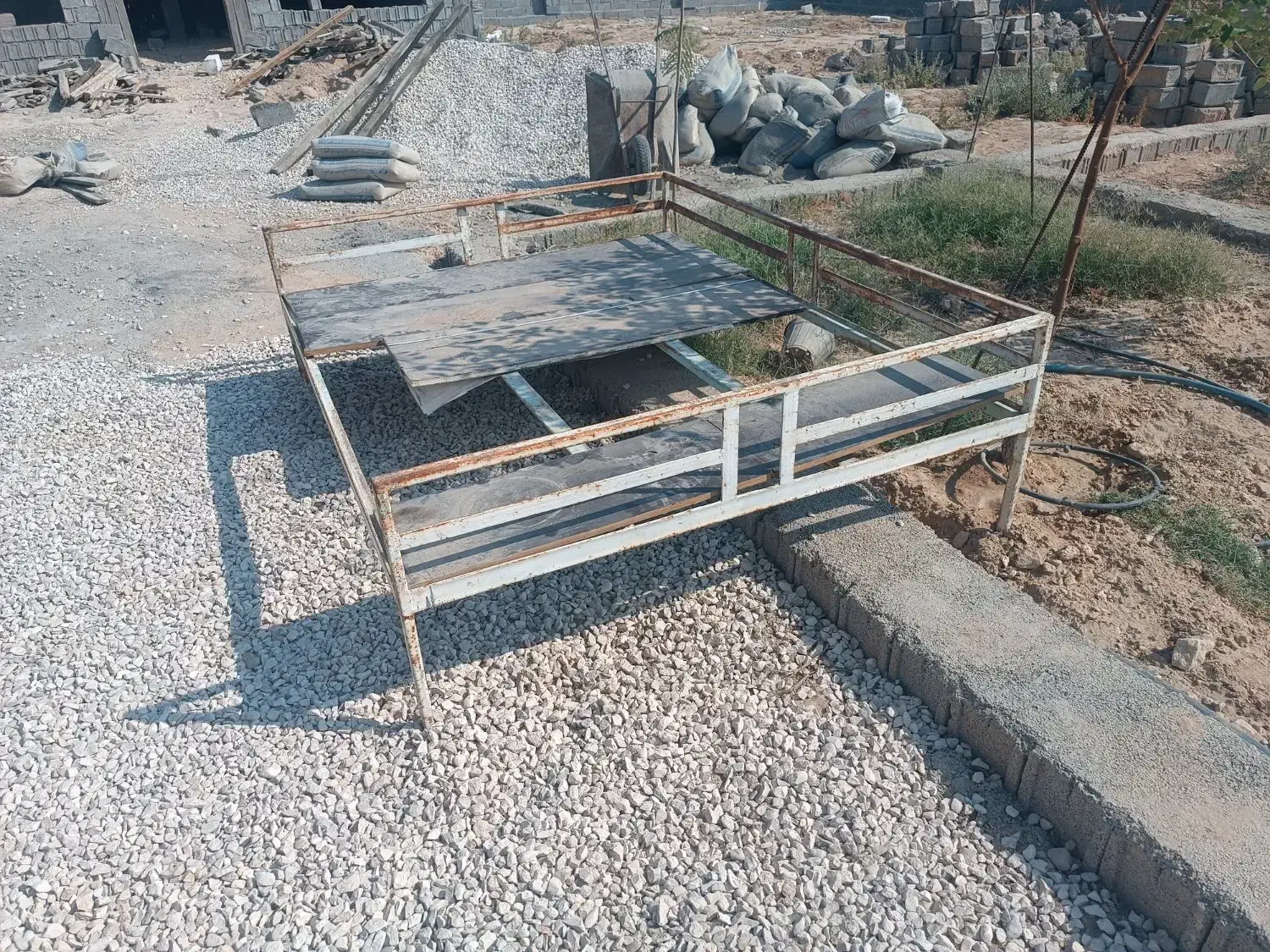 تخت اهنی|تخت و سرویس خواب|برازجان, |دیوار