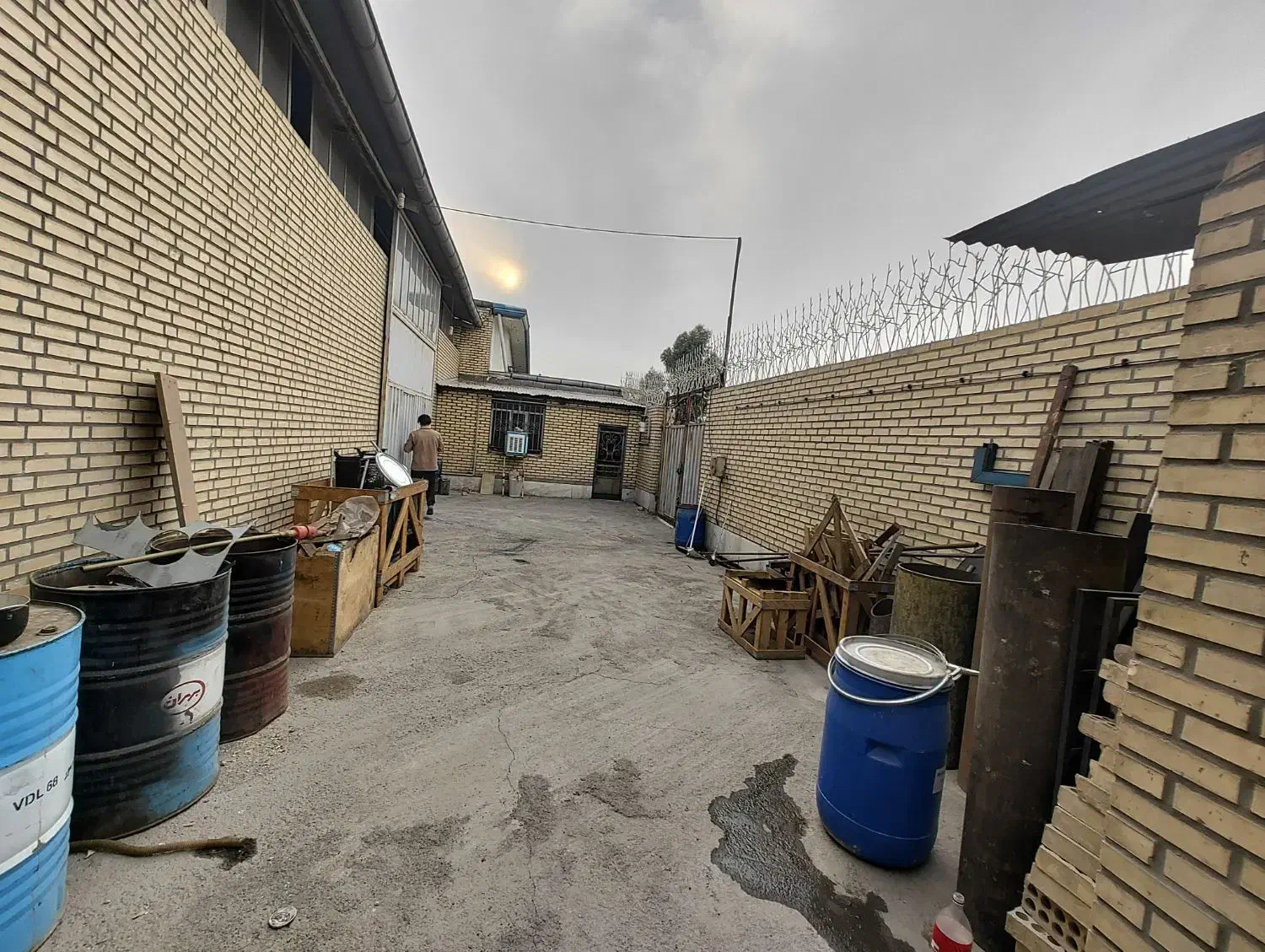 اجاره سوله ۳۰۰ متری واقع در شهرک آدران|اجارهٔ دفتر صنعتی، کشاورزی، تجاری|رباط‌کریم, آدران|دیوار