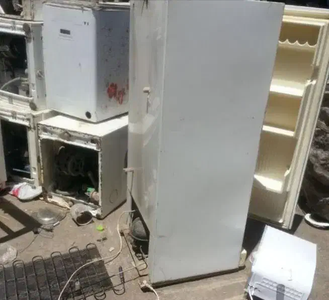 خرید انواع یخچال های سوخته و قدیمی شما درب منزل|یخچال و فریزر|بروجرد, |دیوار