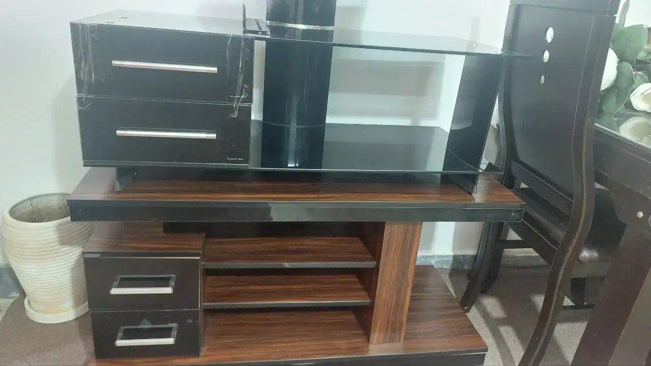 2تا میز تلویزیون باهم یک میلیون نو نو|میز تلویزیون|رشت, پیرکلاچای|دیوار