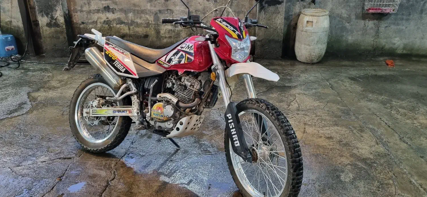 فروش پیشرو گلد ۲۰۰ در حد صفر|موتورسیکلت|رشت, کاکتوس|دیوار