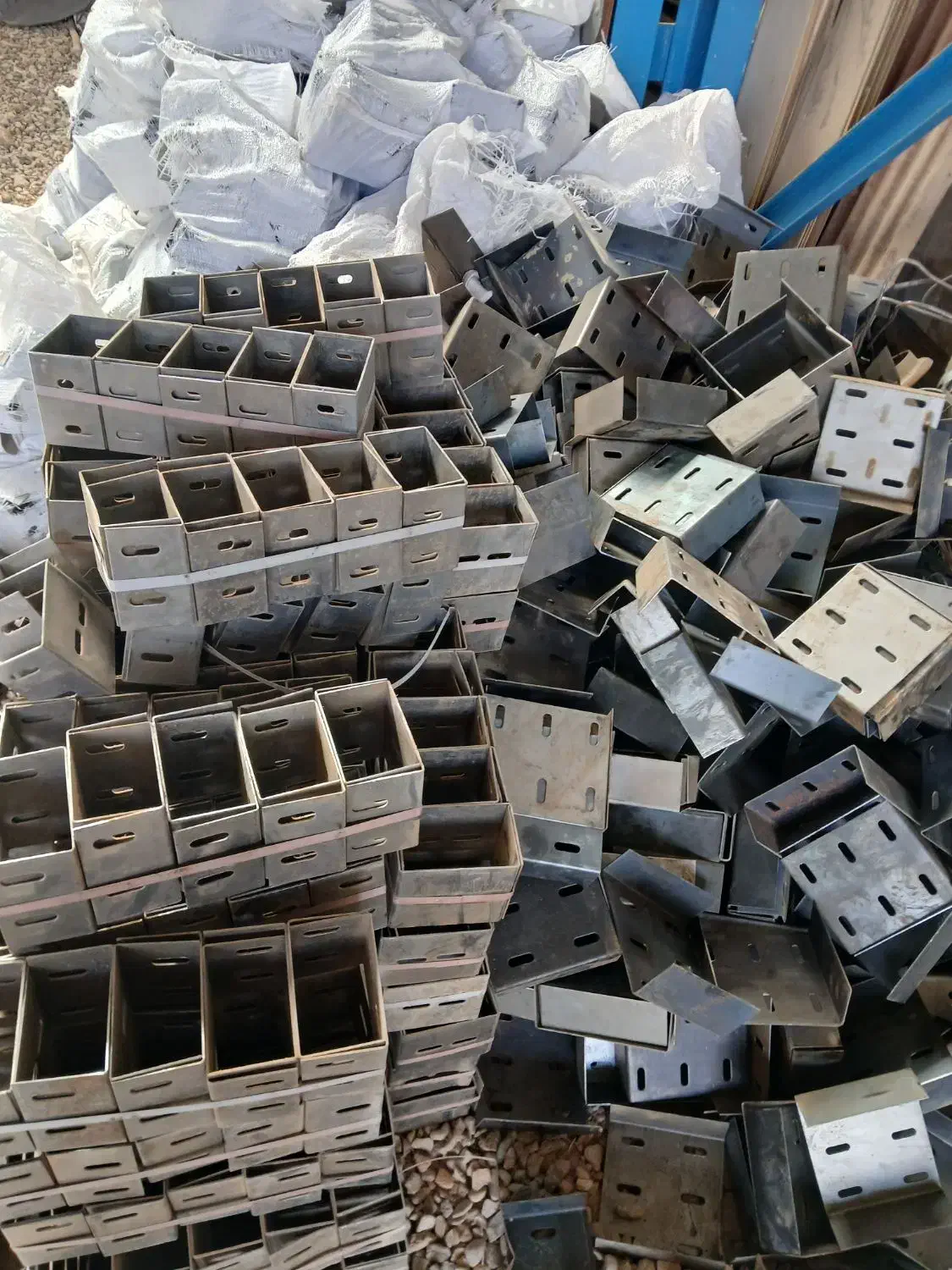 تولید ناودانی منقطع میلگرد بستر 6 و11 و قلاب وگیره|عمده‌فروشی|قم, هنرستان|دیوار