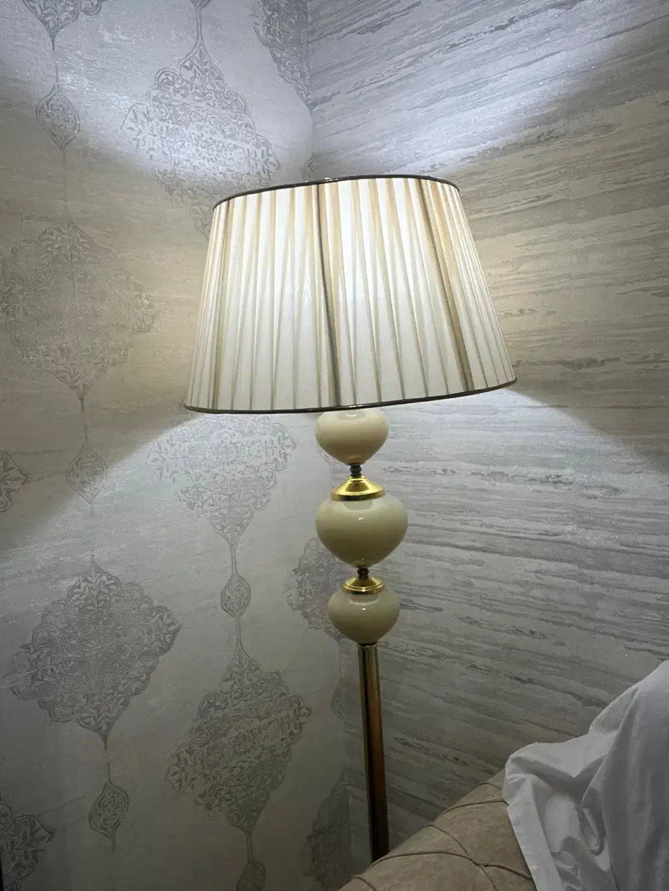 آباژور ایستاده|چراغ خواب و آباژور|تهران, هفده شهریور|دیوار