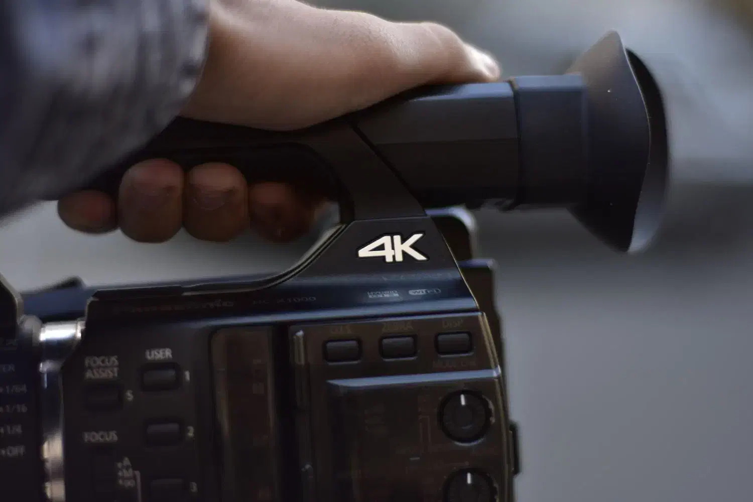 دوربین فیلمبرداری پاناسونیک Panasonic hc x1000|دوربین عکاسی و فیلمبرداری|تهران, جوادیه تهرانپارس|دیوار