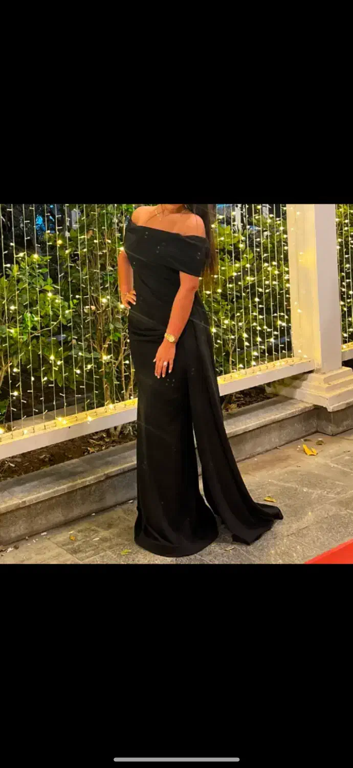 شب و مجلسی|لباس|ری, اقدسیه|دیوار