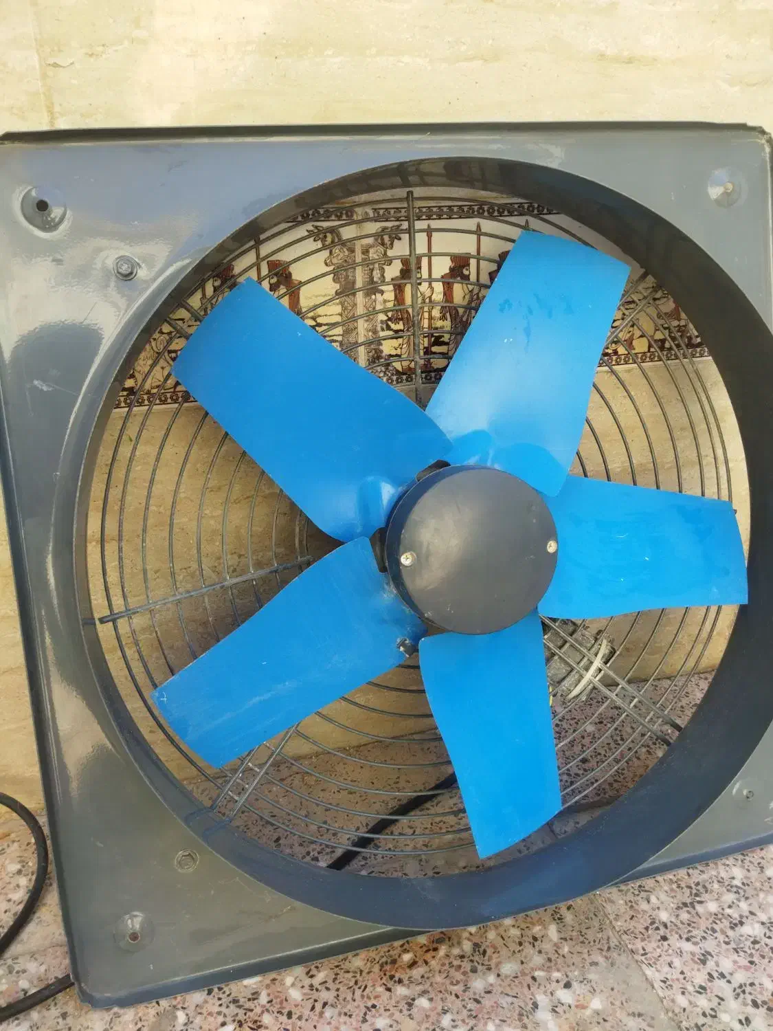 فن دمنده|پنکه و تصفیه‌کنندهٔ هوا|شیراز, سیاه سنگ|دیوار