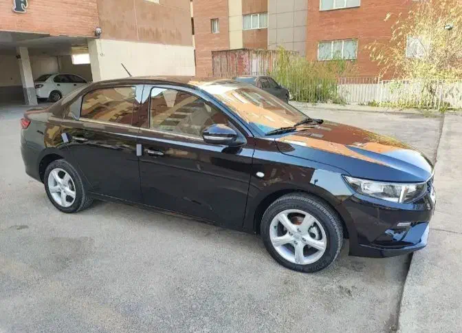 تارا اتومات رنگ مشکی مدل 1403 در حد خشک|خودرو سواری و وانت|کرمانشاه, |دیوار