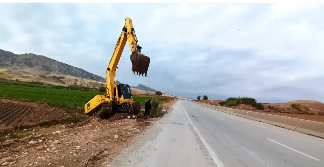 اجاره بیل مکانیکی PC220|خدمات حمل و نقل|سرپل ذهاب, |دیوار