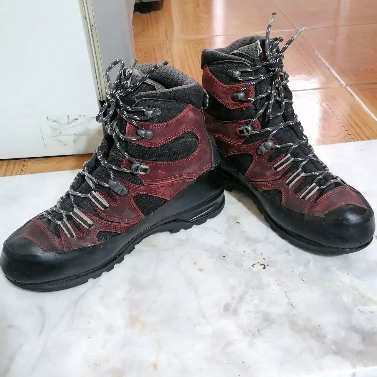 کفش کوهنوردی ماموت سایز ۴۲|کوهنوردی و کمپینگ|شیراز, چوگیاه|دیوار