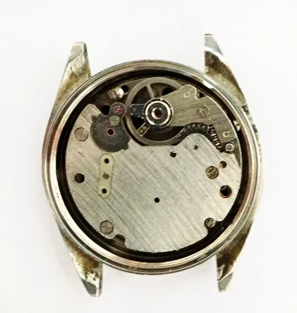 تعدادی ساعت کوکی خراب|ساعت|مشهد, حرم مطهر رضوی|دیوار