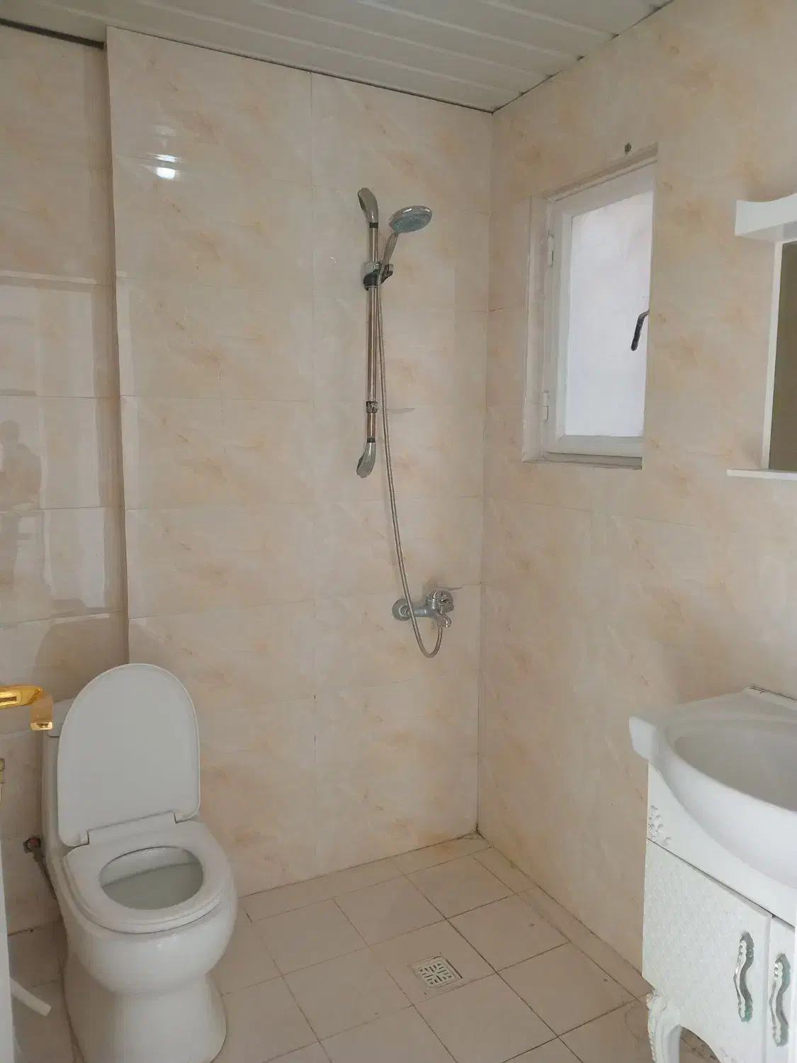 بهار  ۹۰ متر  نوساز مختص خونه اولیها وزیبا پسندان