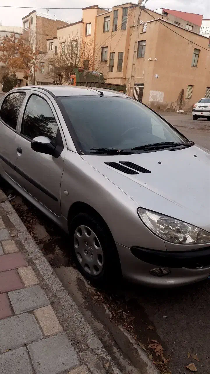 پژو ۲۰۶ اس دی v8 1386|خودرو سواری و وانت|همدان, |دیوار