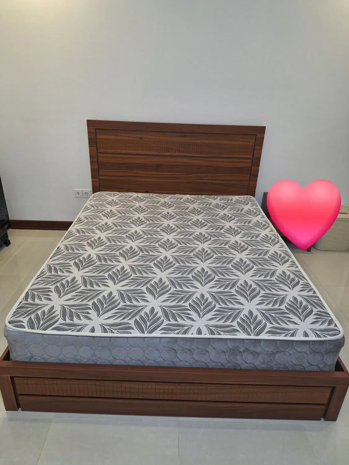 تخت 160با تشک رویال طبی|تخت و سرویس خواب|چالوس, |دیوار