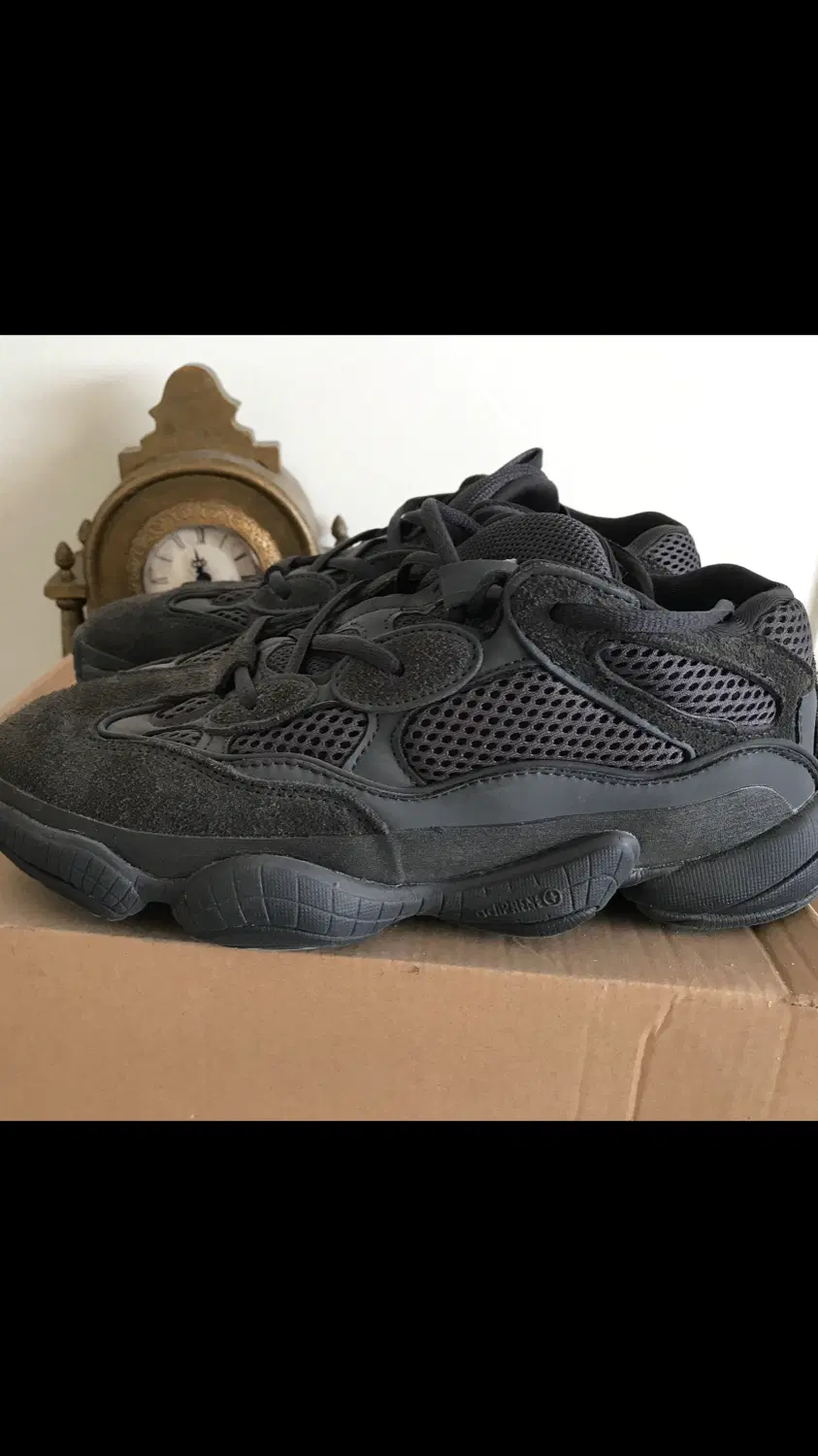 Yeezy 500 carbon black 42|کیف، کفش، کمربند|آمل, |دیوار