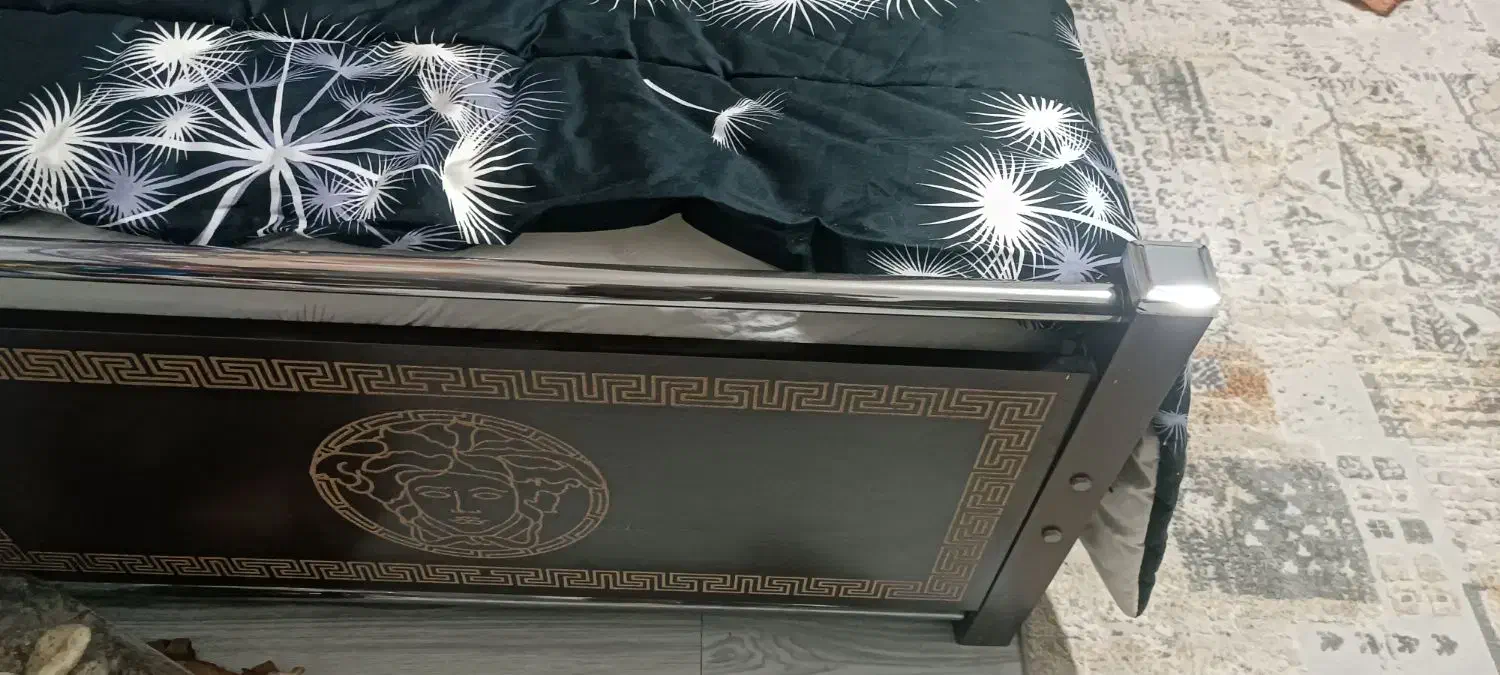 تخت مدل  VERSACE|تخت و سرویس خواب|کرج, شهرک ولیعصر|دیوار