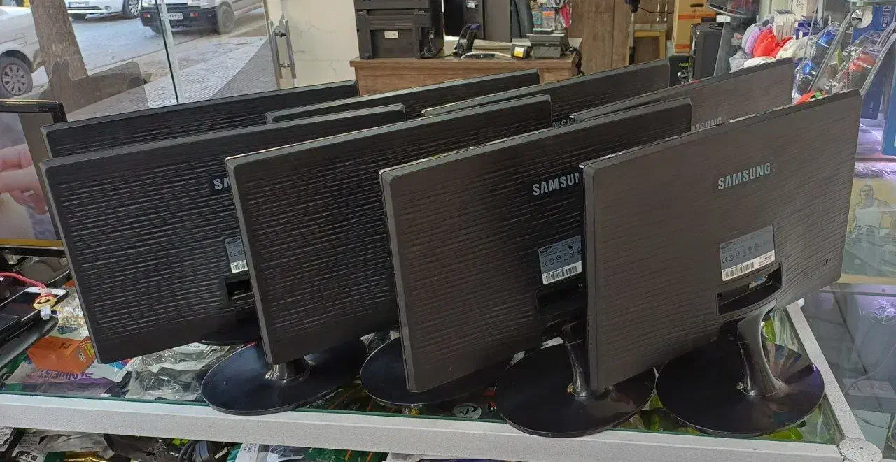 مانیتور دست دوم اداری LED سامسونگ تعداد بالا تمیز|قطعات و لوازم جانبی رایانه|نجفآباد, هفده شهریور|دیوار