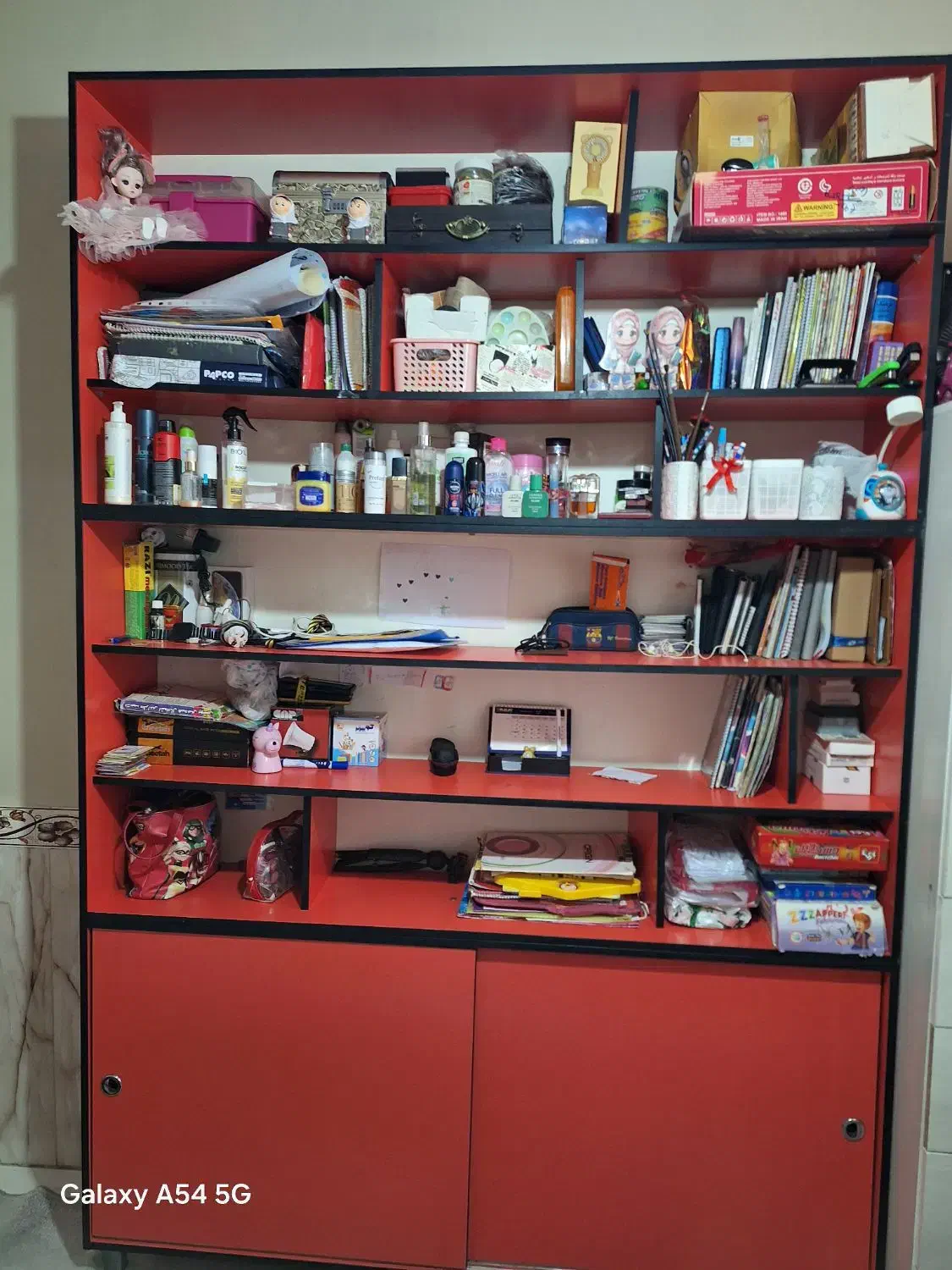 کتابخانه|کتابخانه، شلف، قفسههای دیواری|شهریار, شهریار|دیوار