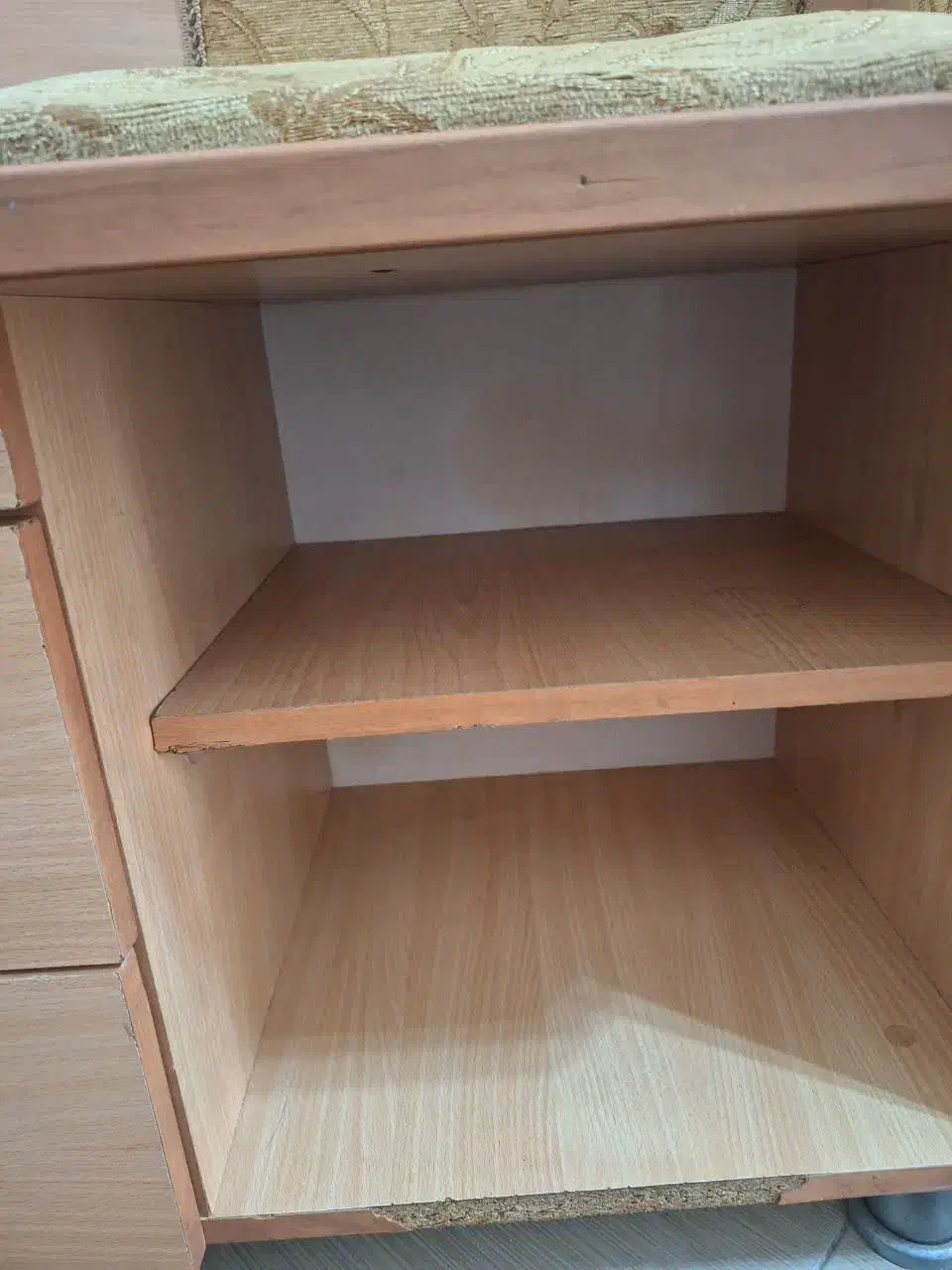 میز تلفن سالم و جادار|میز تلفن|یزد, |دیوار