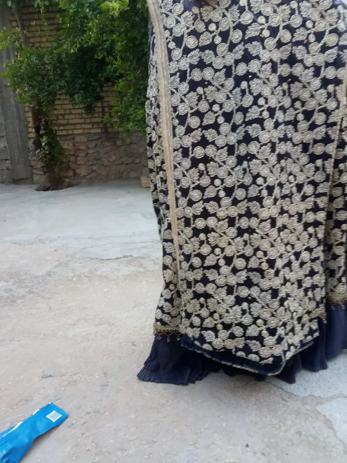 لباس محلی چرام جنس مخمل|لباس|چرام, |دیوار