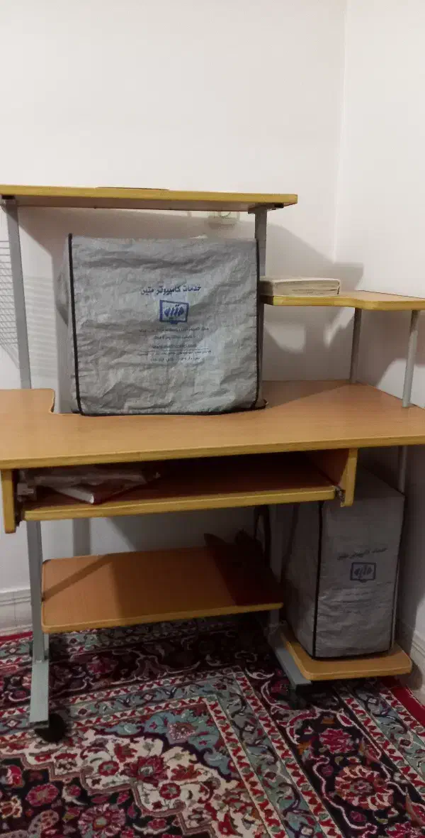 میز کامپیوتر|میز تحریر و کامپیوتر|قم, نیروگاه|دیوار