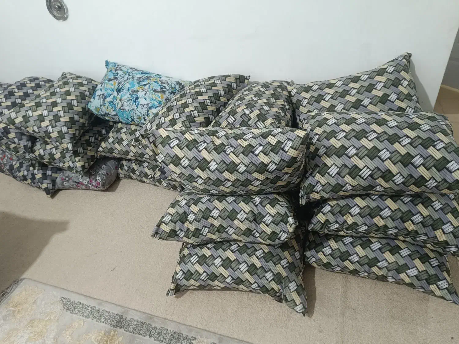 پتو بالشت تشک روبالشتی|رختخواب، بالش، پتو|بندر کنگان, |دیوار