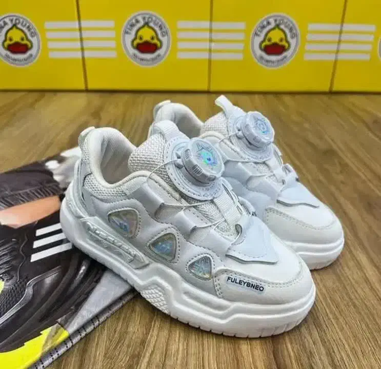 حراج کفش تکسایز فقط ۲۹۰ تومان|کیف، کفش، کمربند|قرچک, مهدیه|دیوار