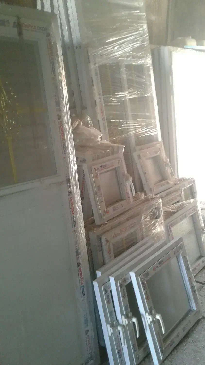 درب و پنجره و مصارف جوشکاری|مصالح و تجهیزات ساختمان|آران و بیدگل, |دیوار