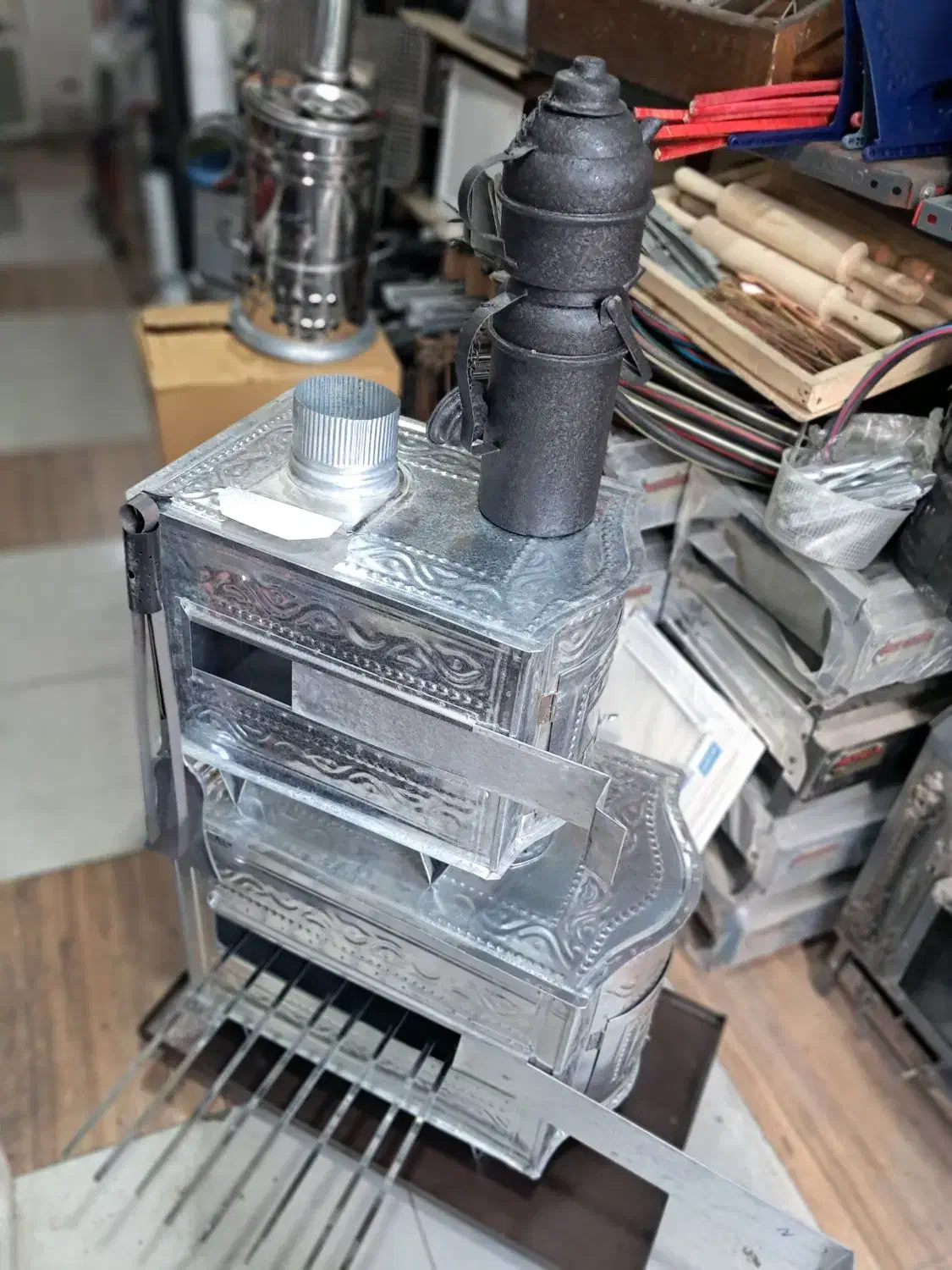 بخاری هیزمی پایه دار گلدار گرمابالا|بخاری، هیتر، شومینه|تهران, تهرانپارس شرقی|دیوار