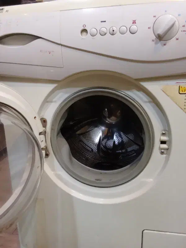 ماشین لباسشویی خشک کن دارسالم|ماشین لباسشویی و خشک‌کن لباس|قم, شهرک سازمان آب|دیوار