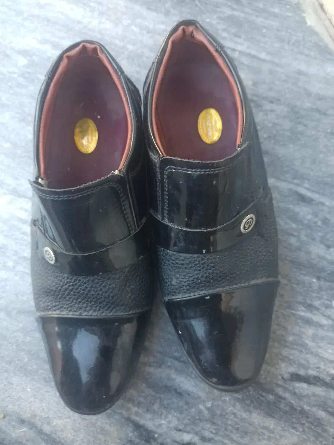 کفش مجلسی|کیف، کفش، کمربند|معمولان, |دیوار