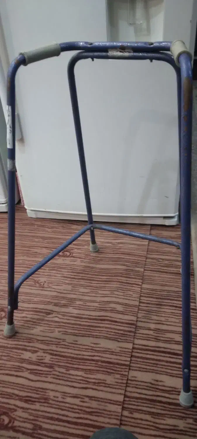 یک عدد واکر|آرایشی، بهداشتی، درمانی|املش, |دیوار