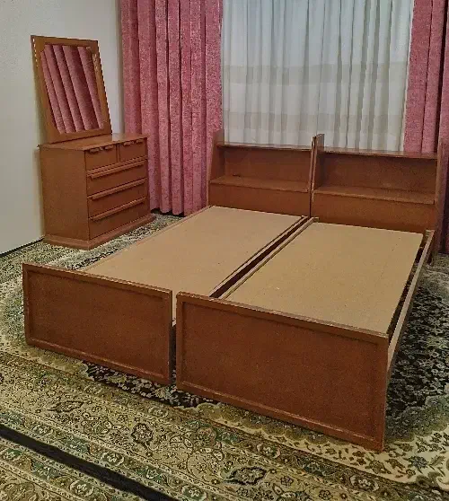 تخت دونفره و دراور و اینه|تخت و سرویس خواب|قوچان, |دیوار