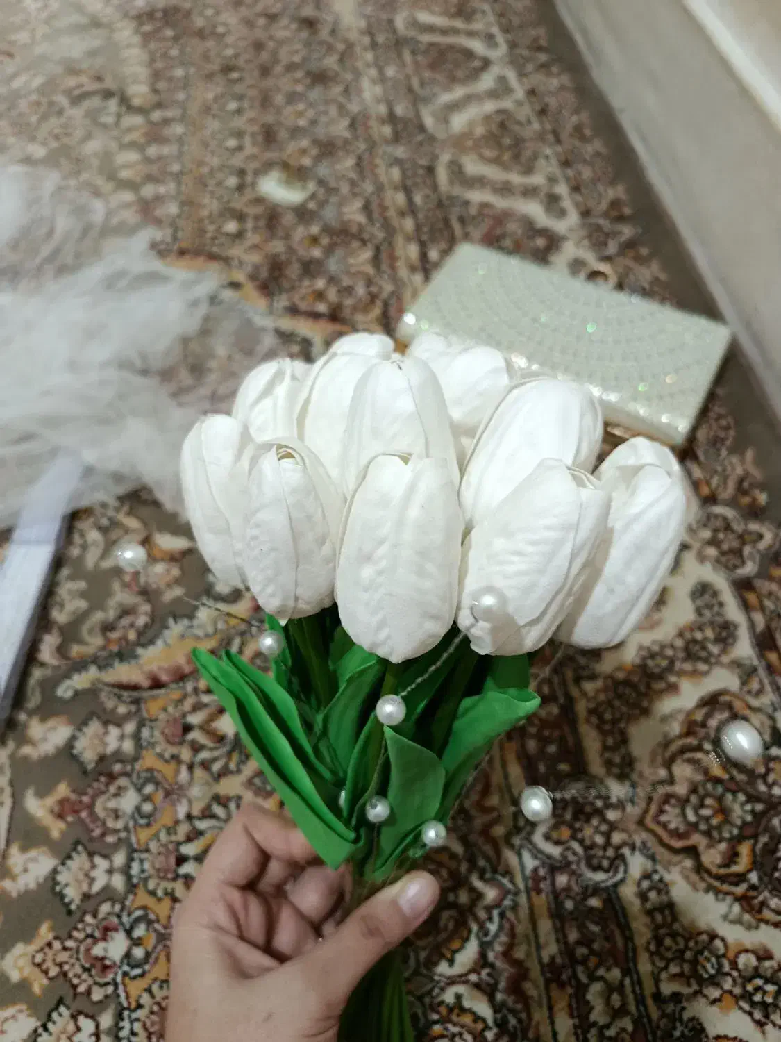 دسته گل|گل مصنوعی|رباط‌کریم, رباط‌کریم|دیوار