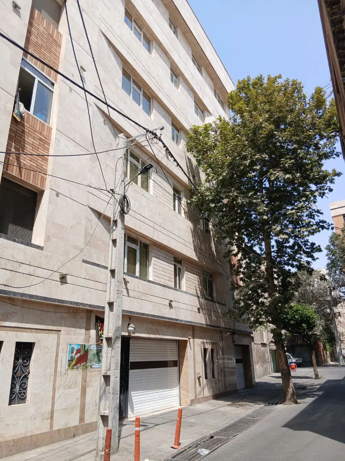 ۵۲متر یکخواب آسانسور انباری  تخلیه